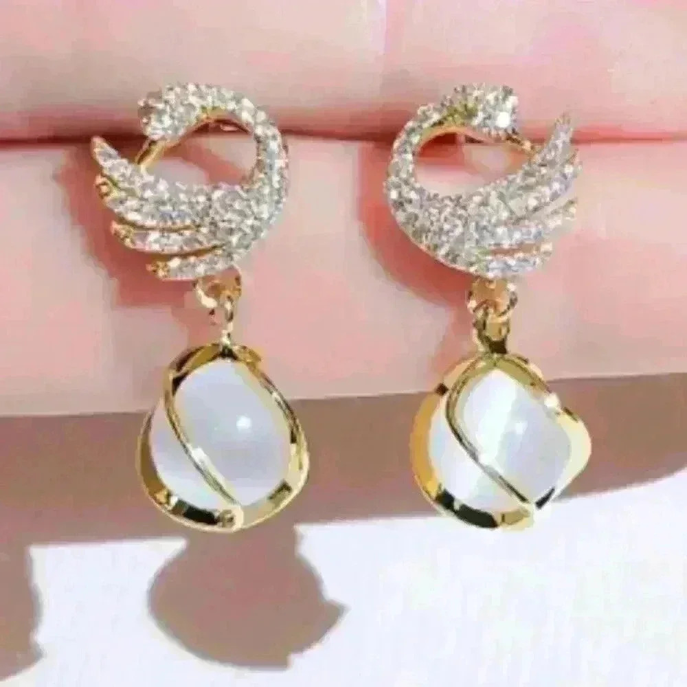 NWOT Elegant 14k gold plated Swan Dangle Earrings